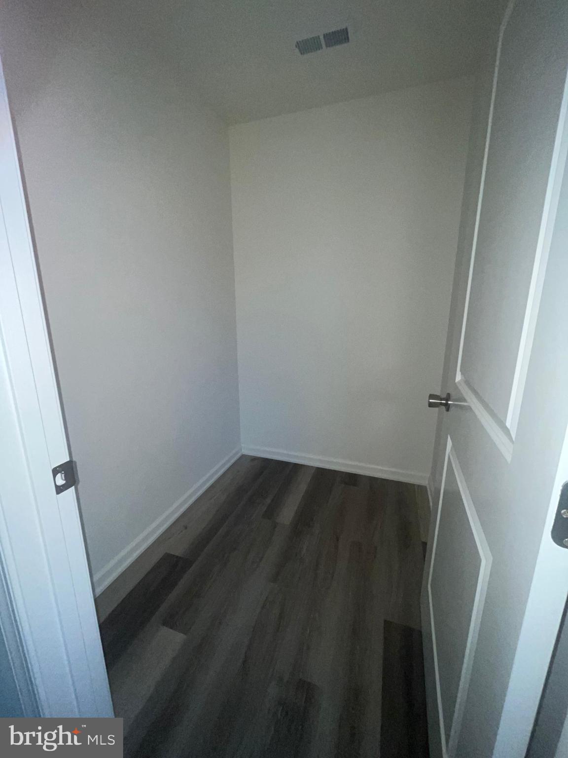 WALNUT KNOLLS - Residential