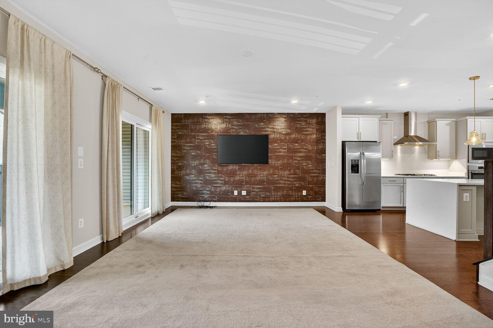 WATERVIEW AT WOODLAND PARK - Residential Lease