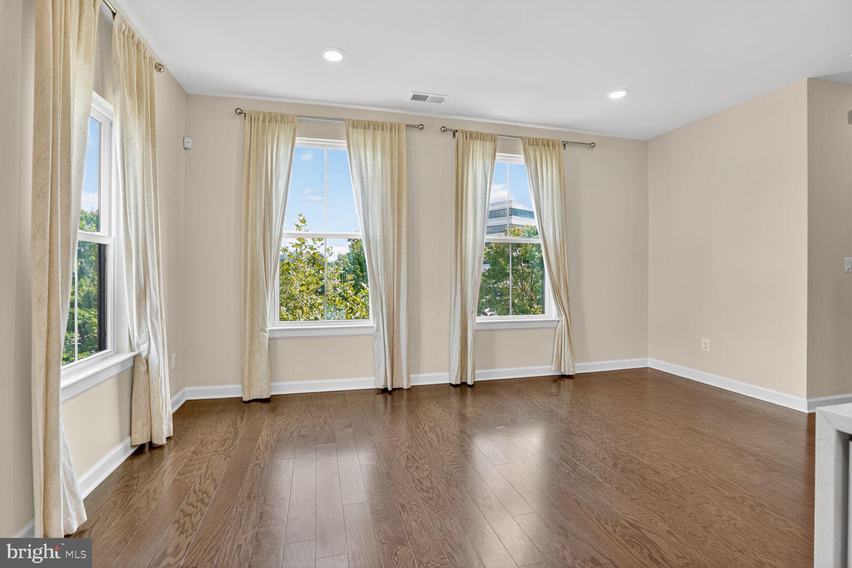 WATERVIEW AT WOODLAND PARK - Residential Lease