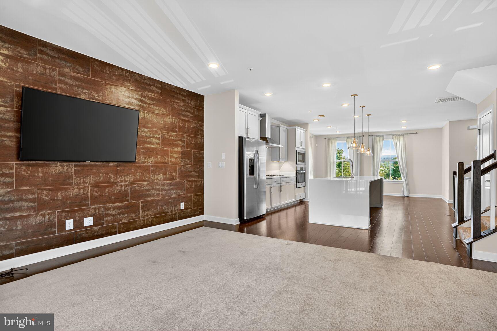 WATERVIEW AT WOODLAND PARK - Residential Lease