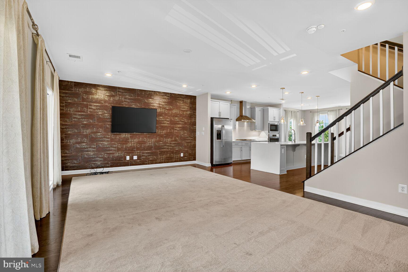 WATERVIEW AT WOODLAND PARK - Residential Lease