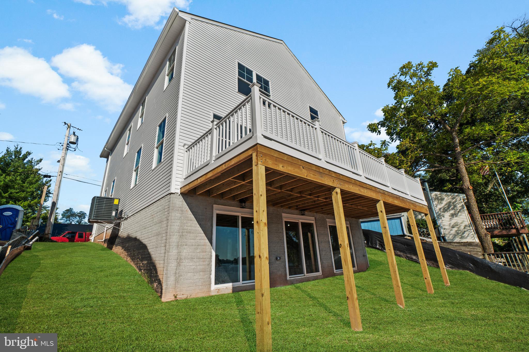 SILVER SANDS - Residential