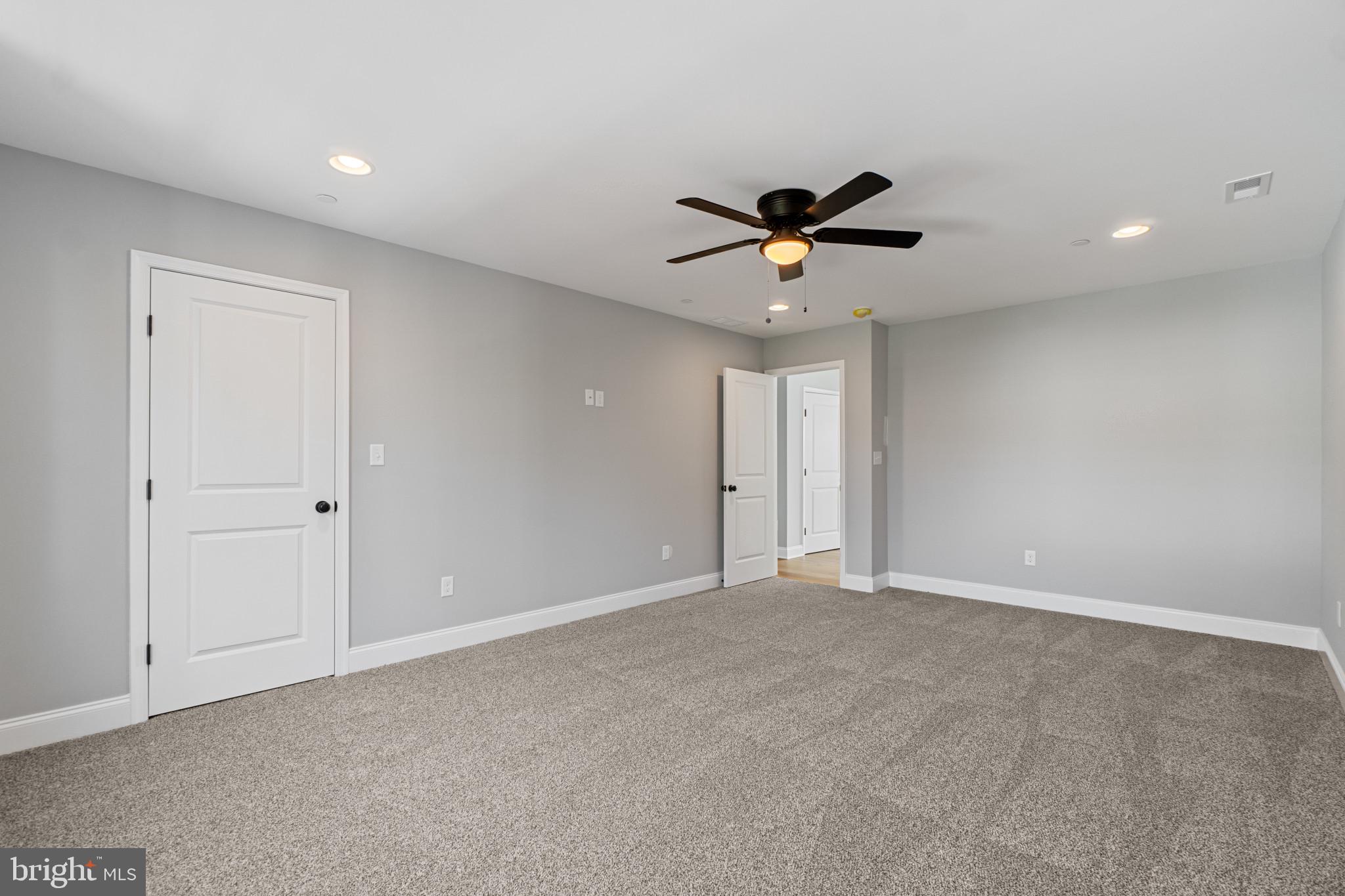 SILVER SANDS - Residential