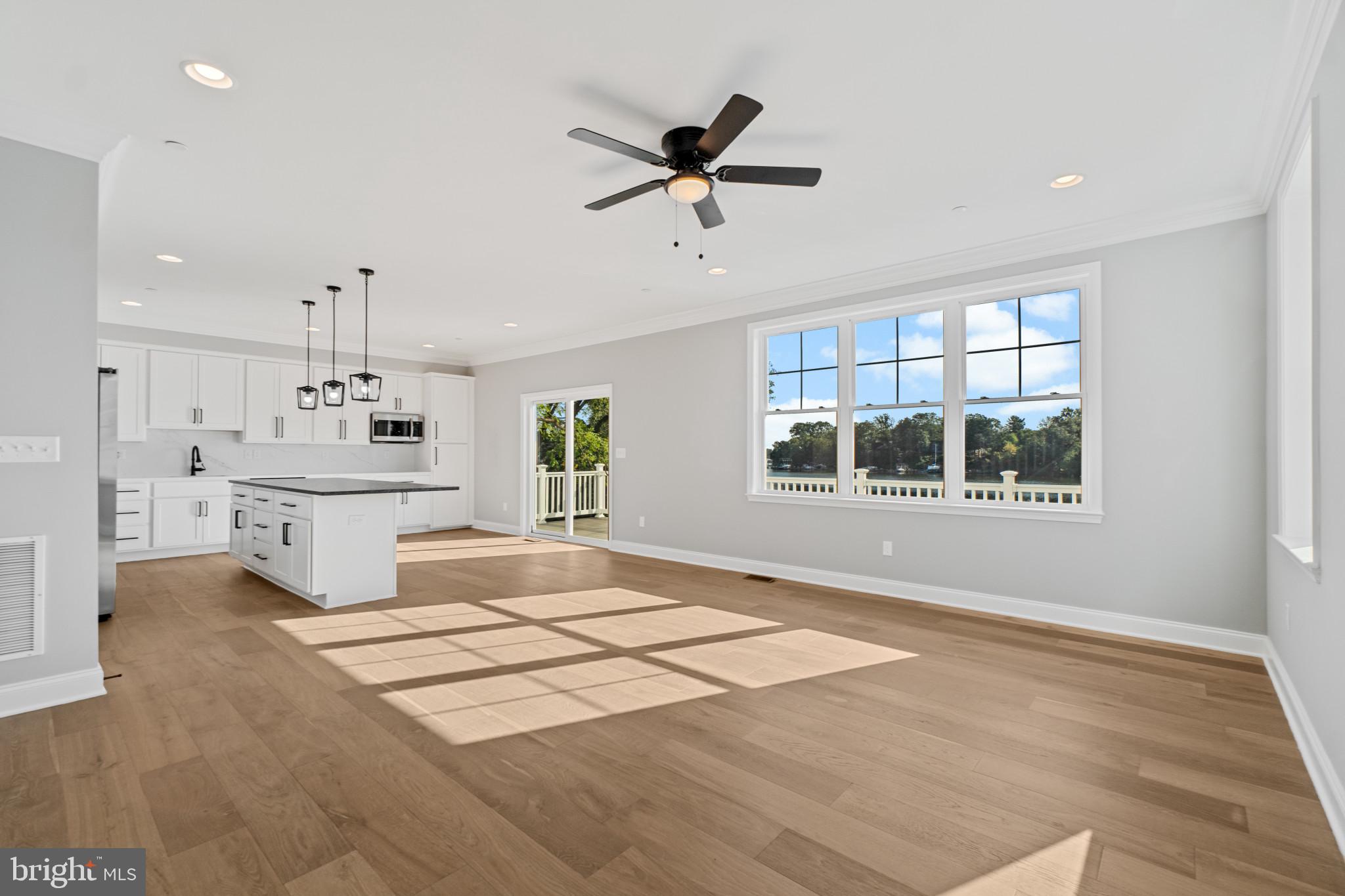 SILVER SANDS - Residential