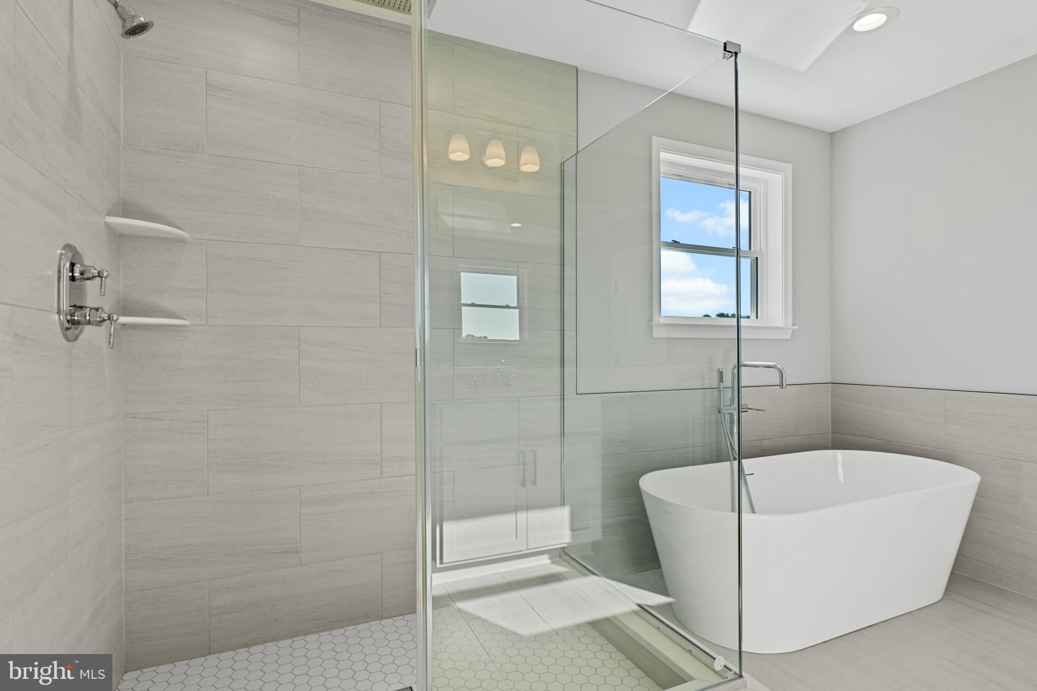 SILVER SANDS - Residential