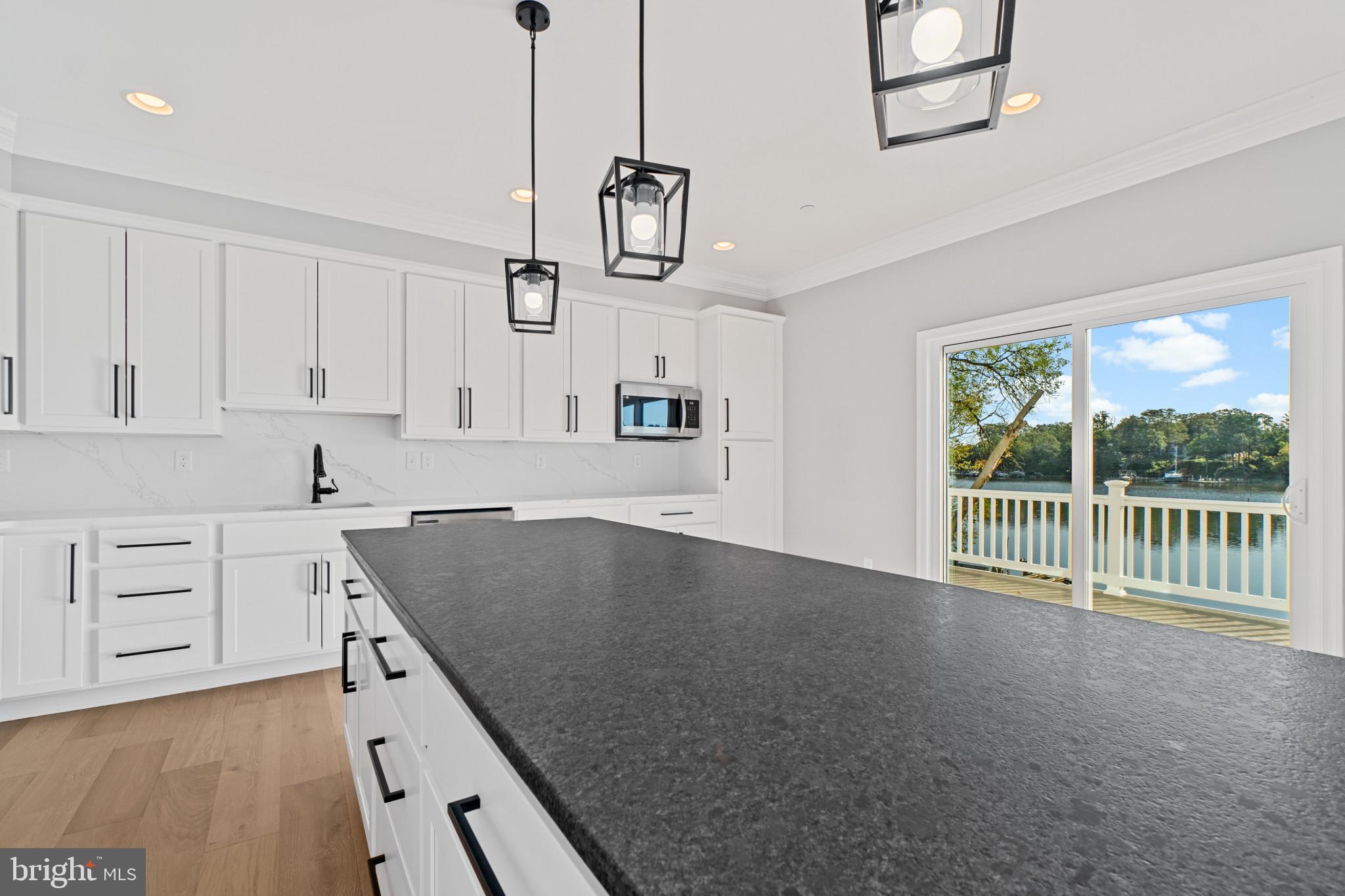 SILVER SANDS - Residential