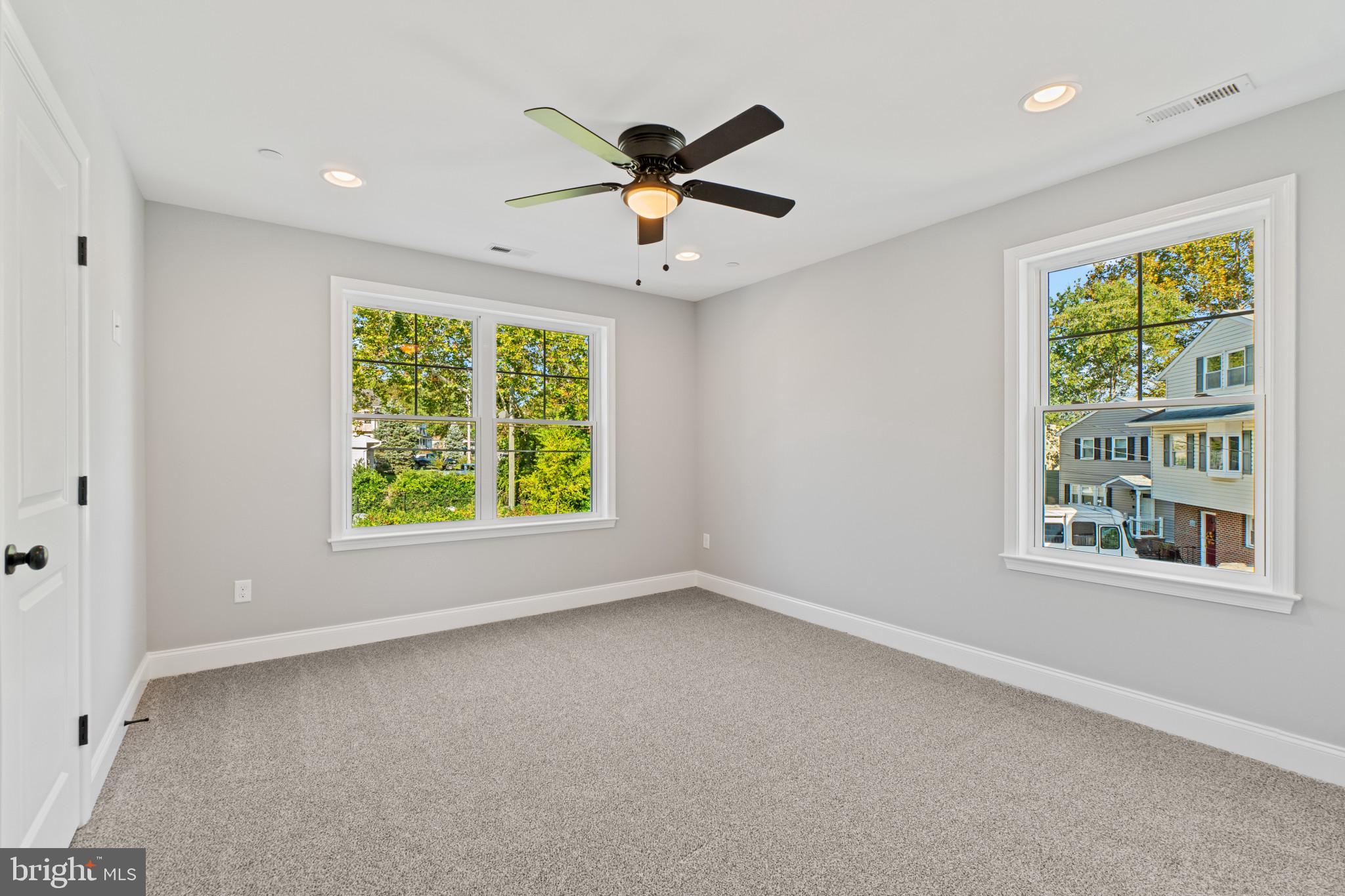 SILVER SANDS - Residential