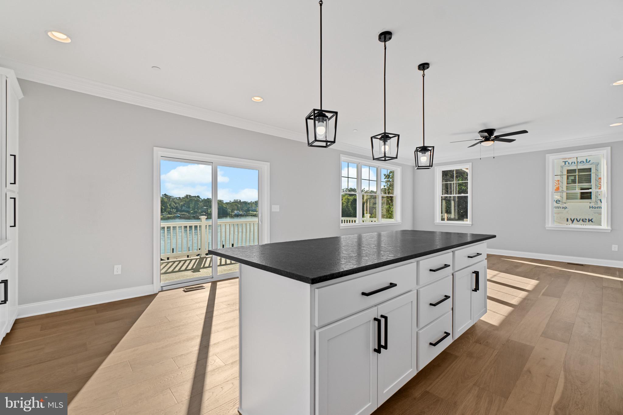 SILVER SANDS - Residential