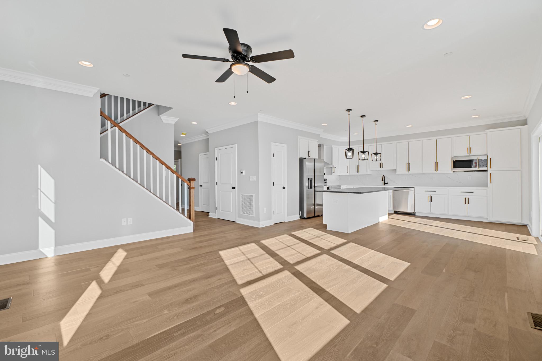 SILVER SANDS - Residential