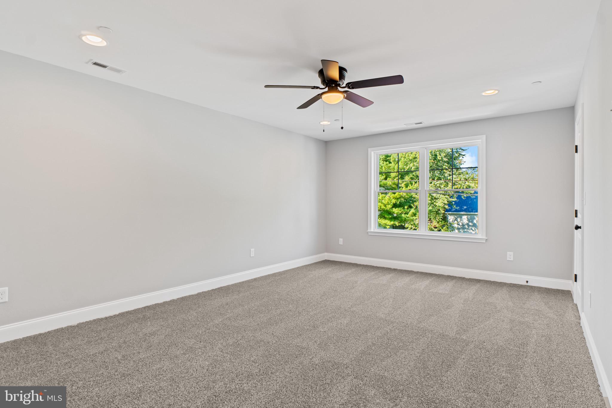SILVER SANDS - Residential