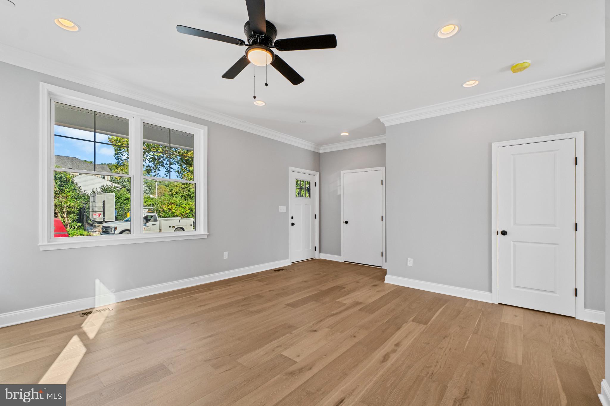 SILVER SANDS - Residential