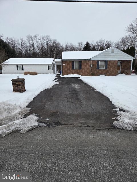 223 WOODS DRIVE MECHANICSBURG PA 17050