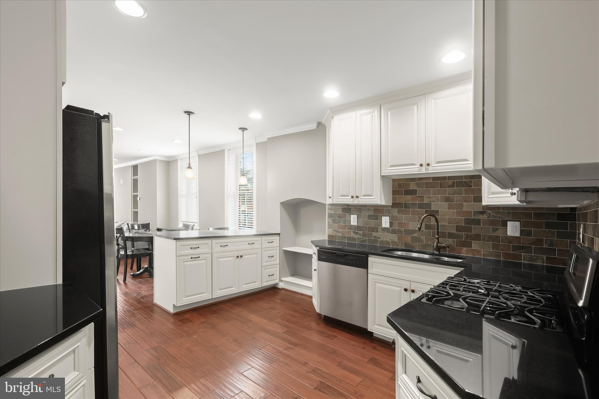 HAMPDEN HISTORIC DISTRICT - Residential