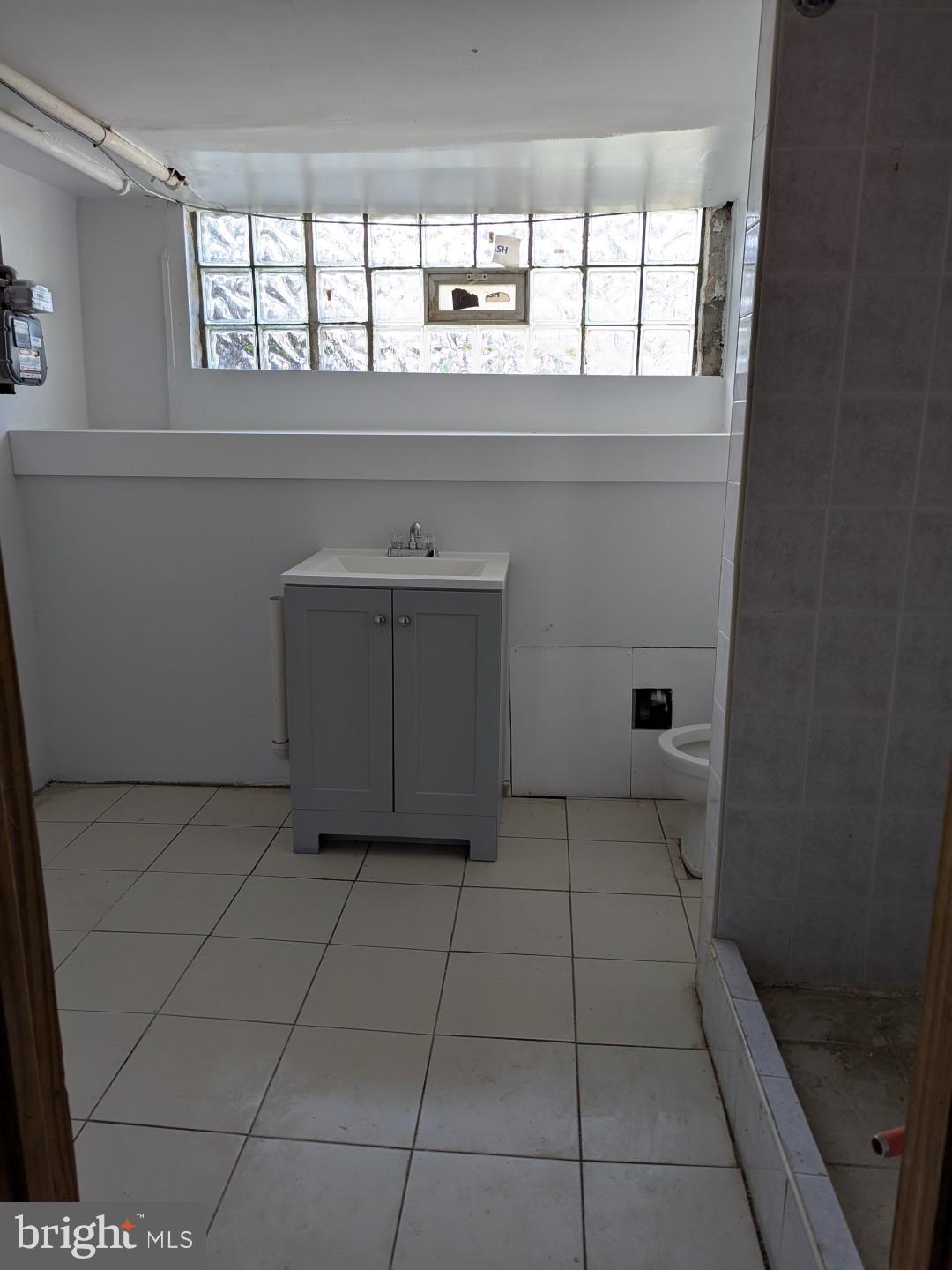 OXFORD CIRCLE - Residential