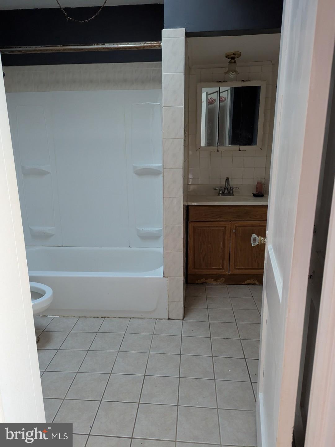 OXFORD CIRCLE - Residential