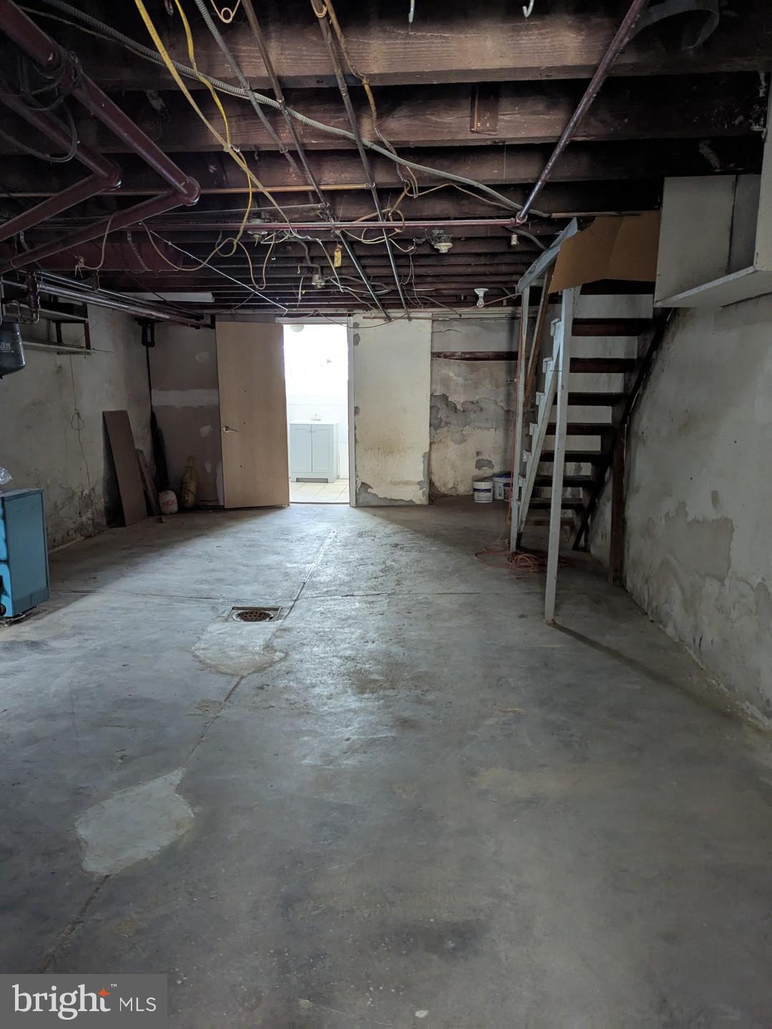 OXFORD CIRCLE - Residential