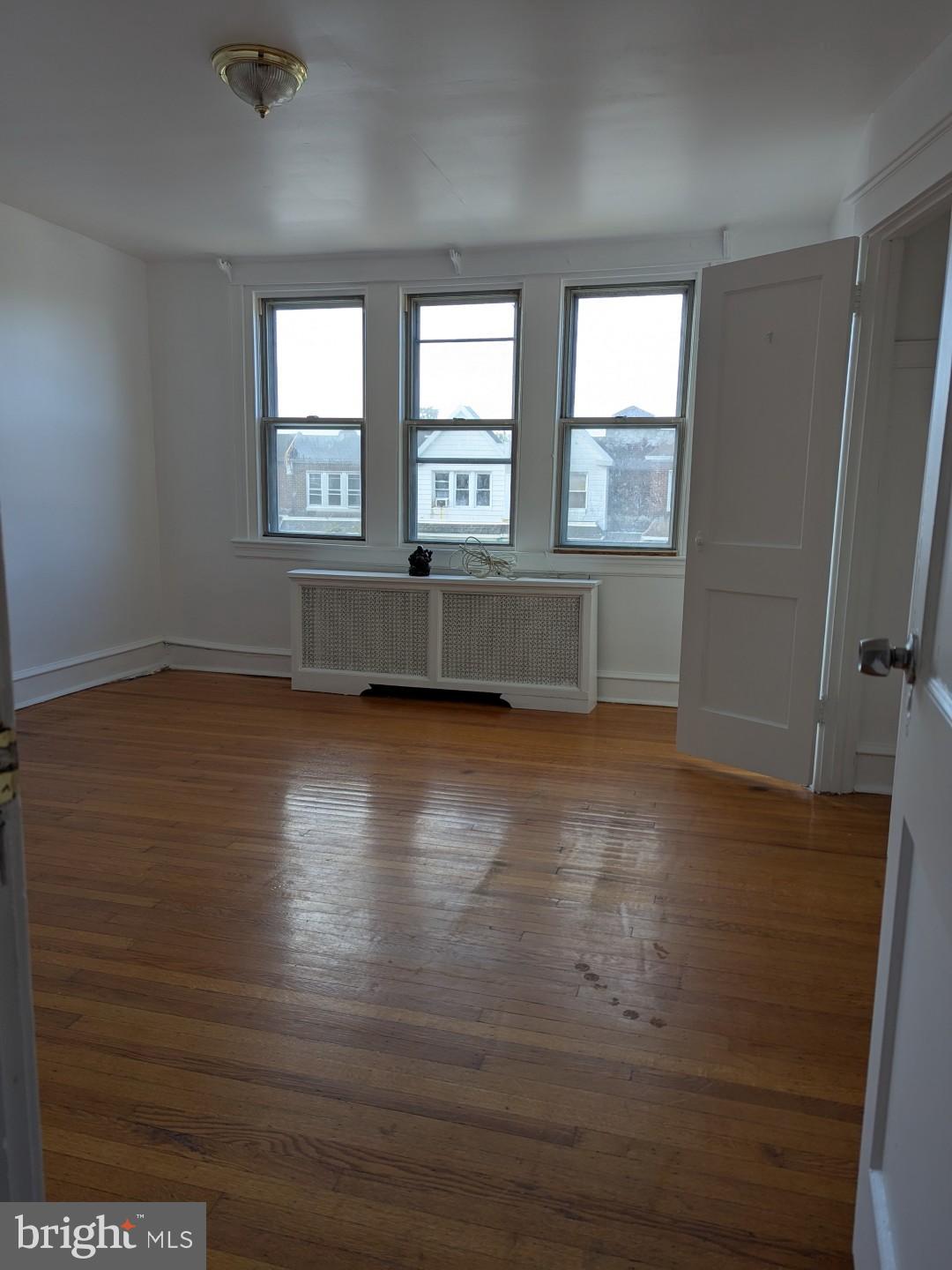 OXFORD CIRCLE - Residential