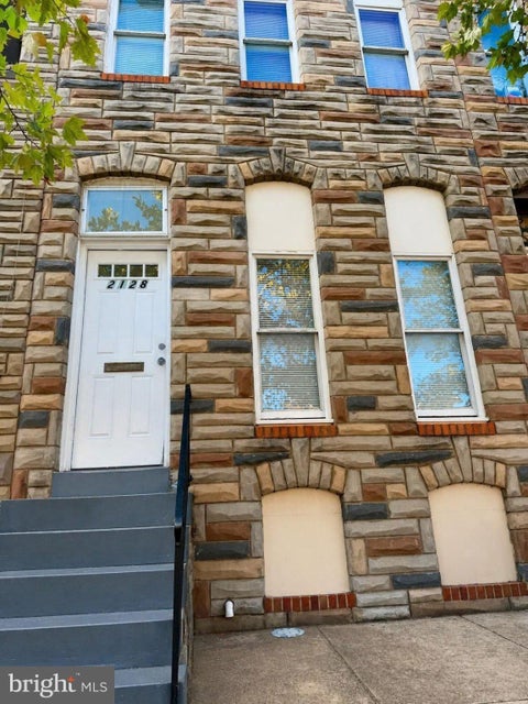 Townhouse For Sale - 2128 Wilkens Avenue<br/> BALTIMORE, MD 21223
