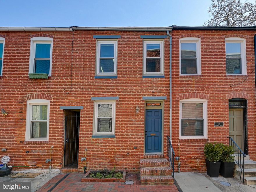 This is a spacious, well- built 1 bedroom/1.5 bath home on a great block a short walk to Patterson Park and  the waterfront. The home has two levels-- the upper floor is loft style with vaulted ceilings, maximizing the space and allowing for many furniture options and/or separate spaces (eg, desk area, reading nook, etc). The full bathroom is exceptionally large and there is a nice deck off the rear second level. A giant skylight brings great light through the home. The main  level has separate living and dining areas, a spacious kitchen, laundry room, and and a half bath. The kitchen opens to a very tidy bricked courtyard perfect for potted plants, gardening beds or bike storage (breezeway exit). You can tell the home was done by a custom builder (Winner Construction) and it's got a great feel with lots of exposed brick and beautiful hardwood floors throughout. The present owners have taken great care of the home including a new roof in 2019, replacing the front windows and rear door with high quality insulated ones, and replacing the hot  water heater, refrigerator and washing machine all in the last 3 years. Plus, a one year HMS home warranty will be provided by Sellers. Get this gem before it's gone! 
Located very close to great neighborhood spots like Johnny Rad's,  Olivia Nail Salon, BMore Licks and Kislings, as well as walkable to Johns Hopkins Medical Campus/Schools of Public Health and Nursing, and all area bus lines and shuttles.