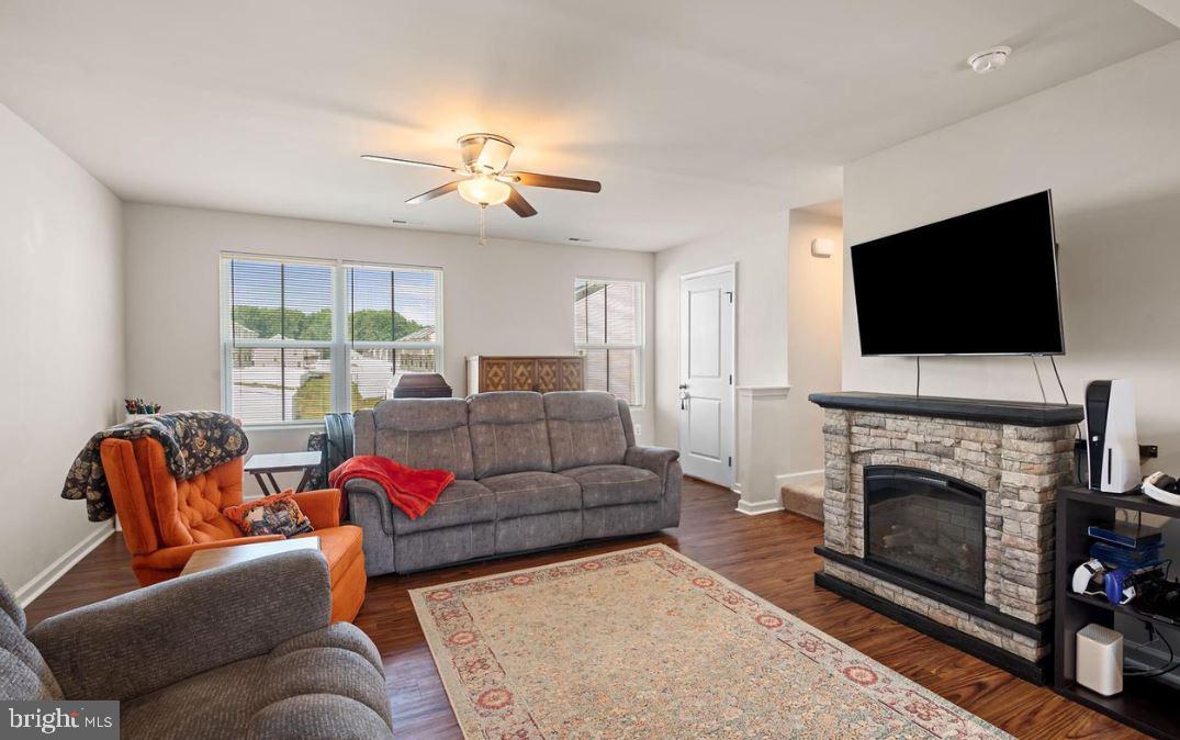 LAKESIDE - Residential Lease