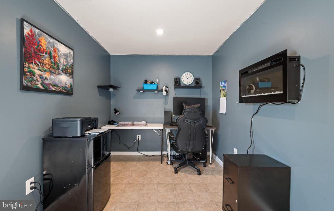 LAKESIDE - Residential Lease