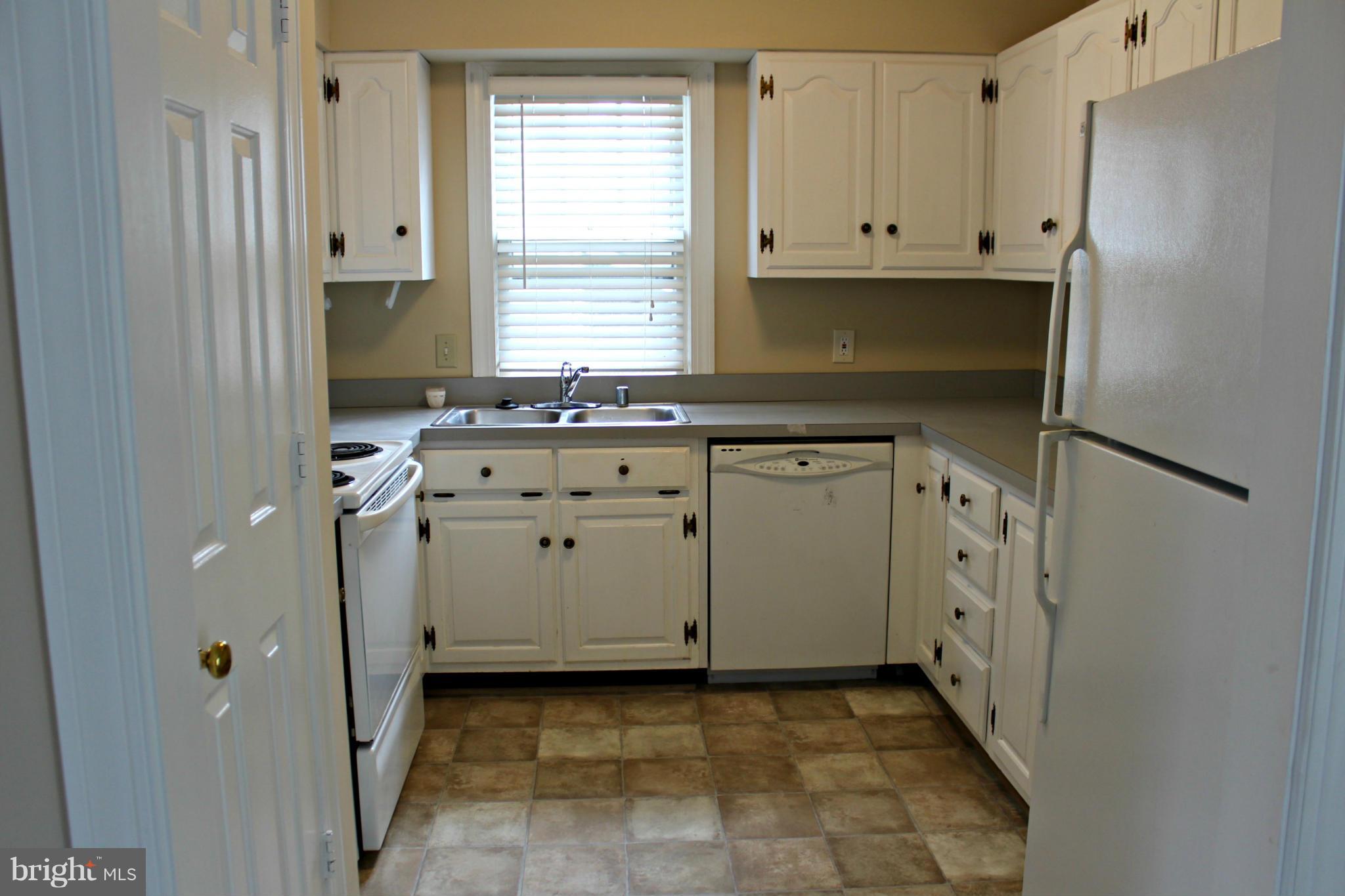 CLUSTERS OF KENMORE - Residential Lease