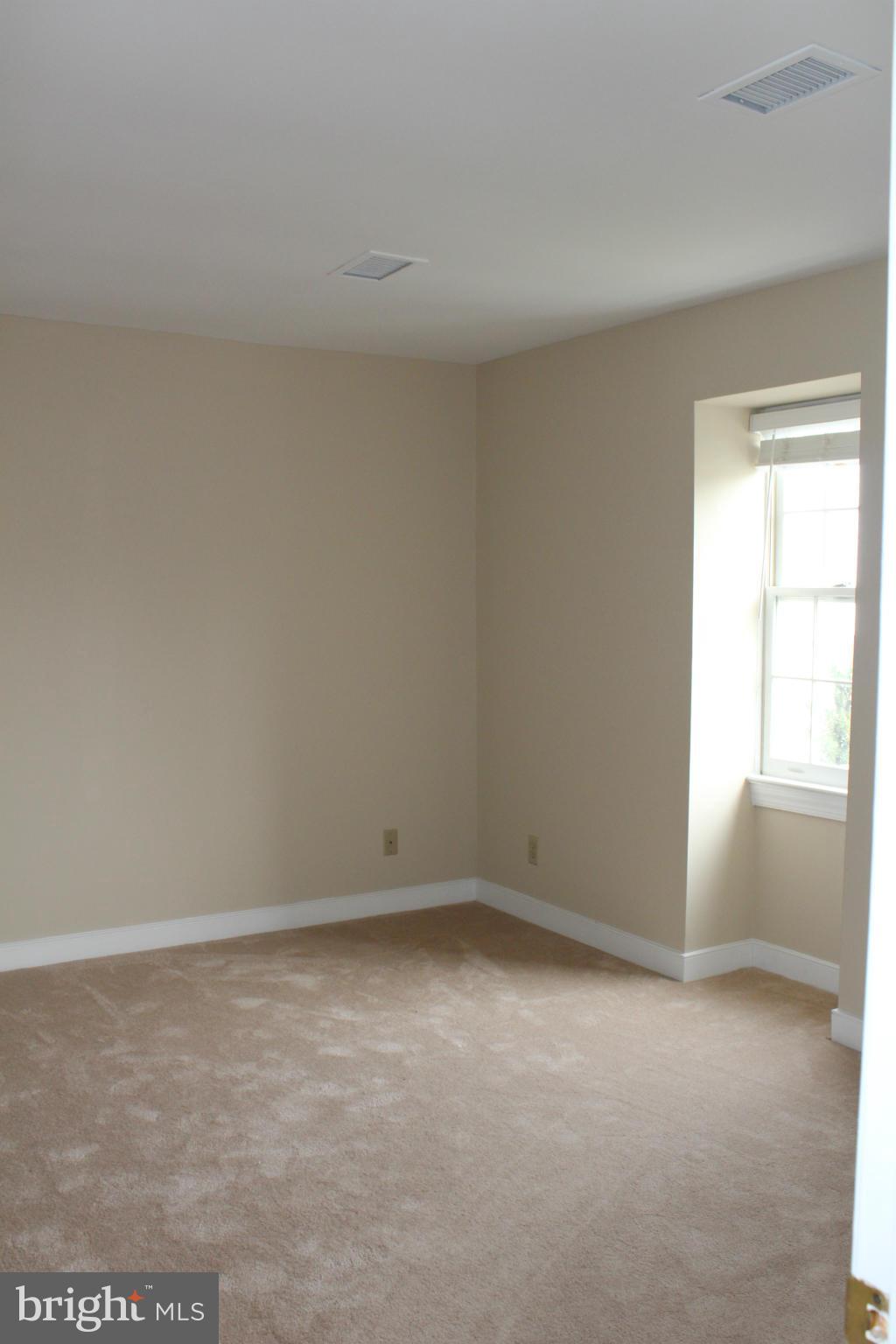 CLUSTERS OF KENMORE - Residential Lease