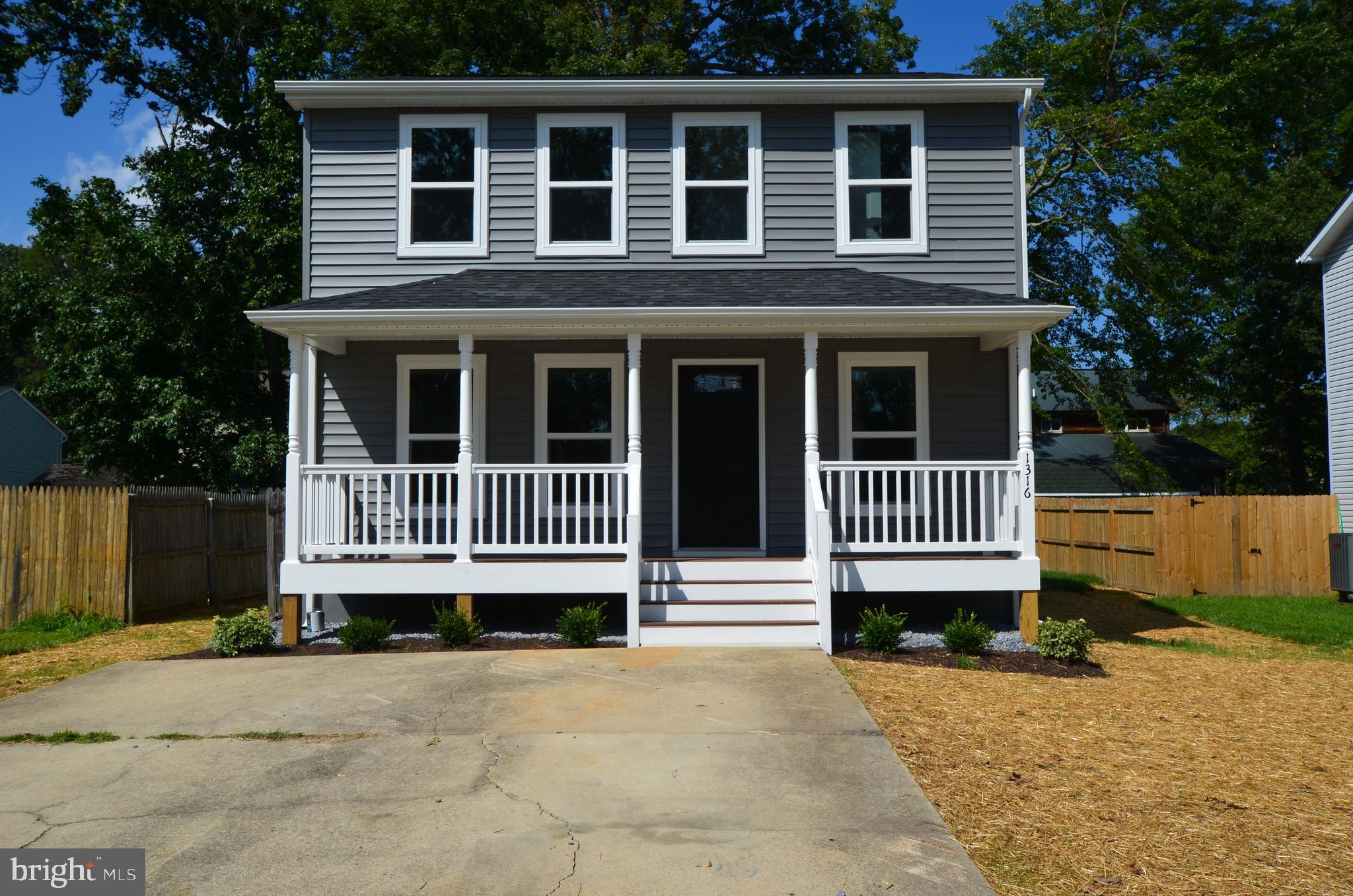 AVALON SHORES - Residential Lease