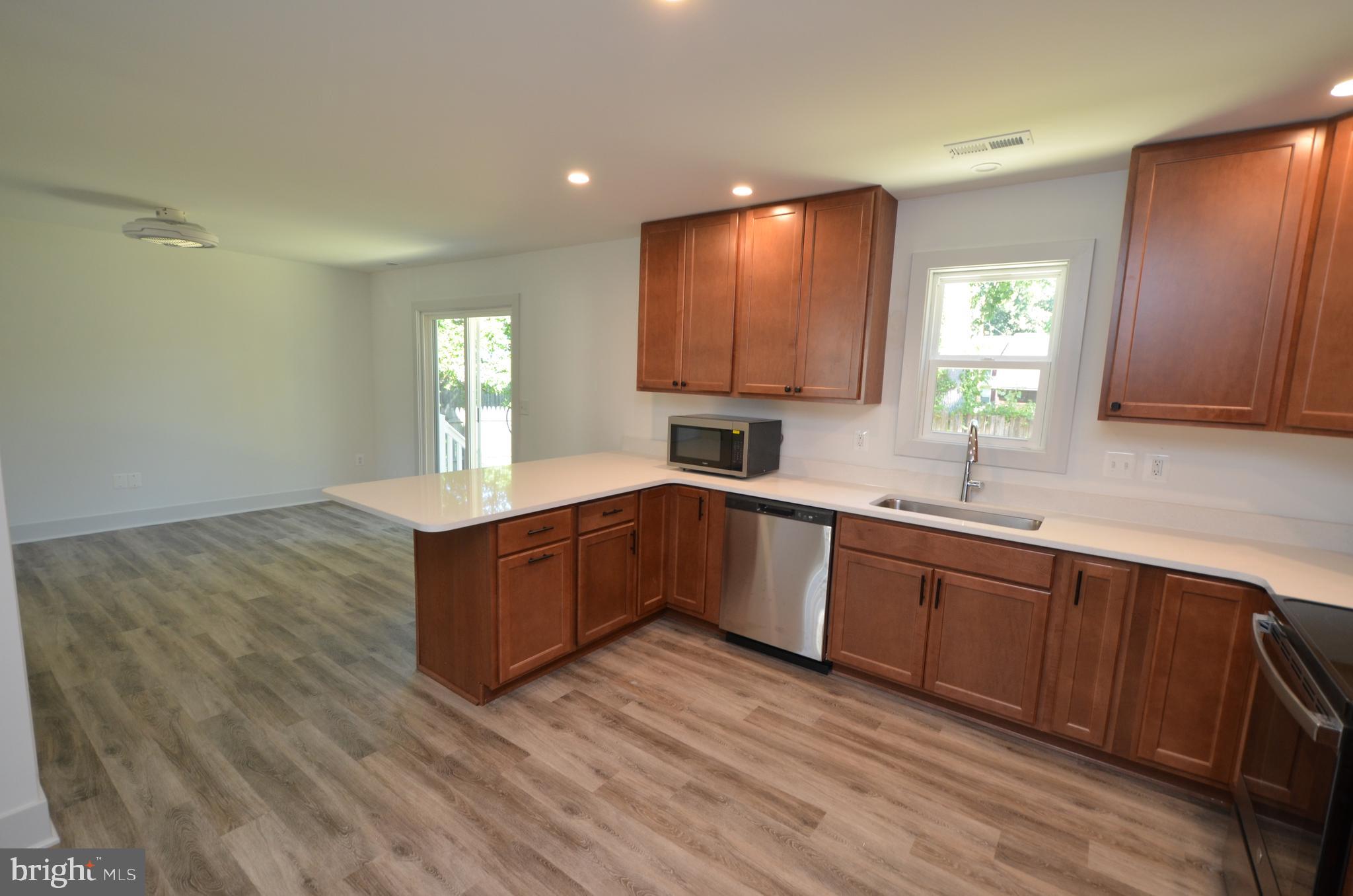 AVALON SHORES - Residential Lease