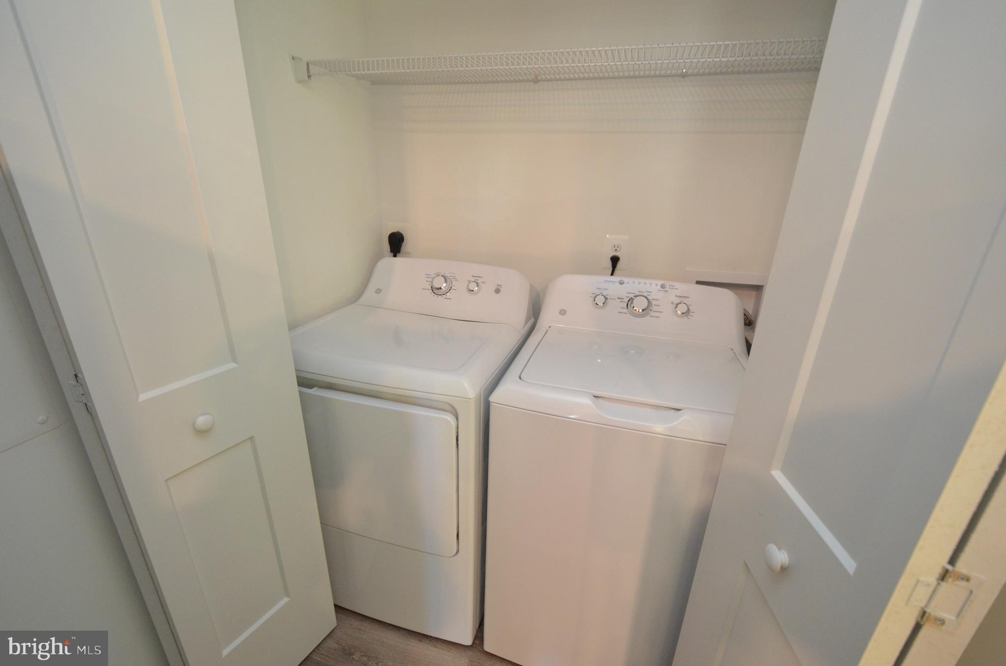 AVALON SHORES - Residential Lease