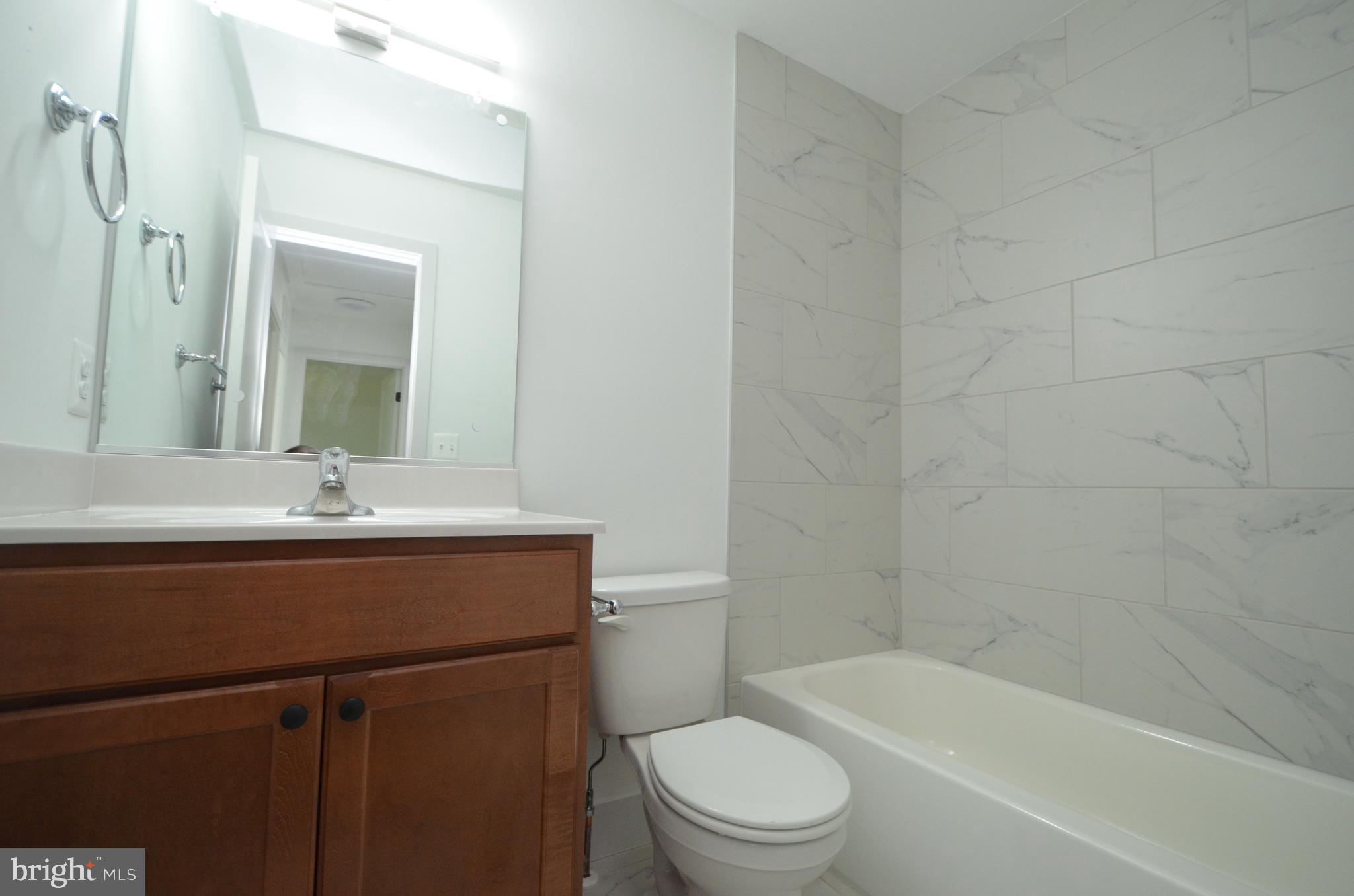 AVALON SHORES - Residential Lease