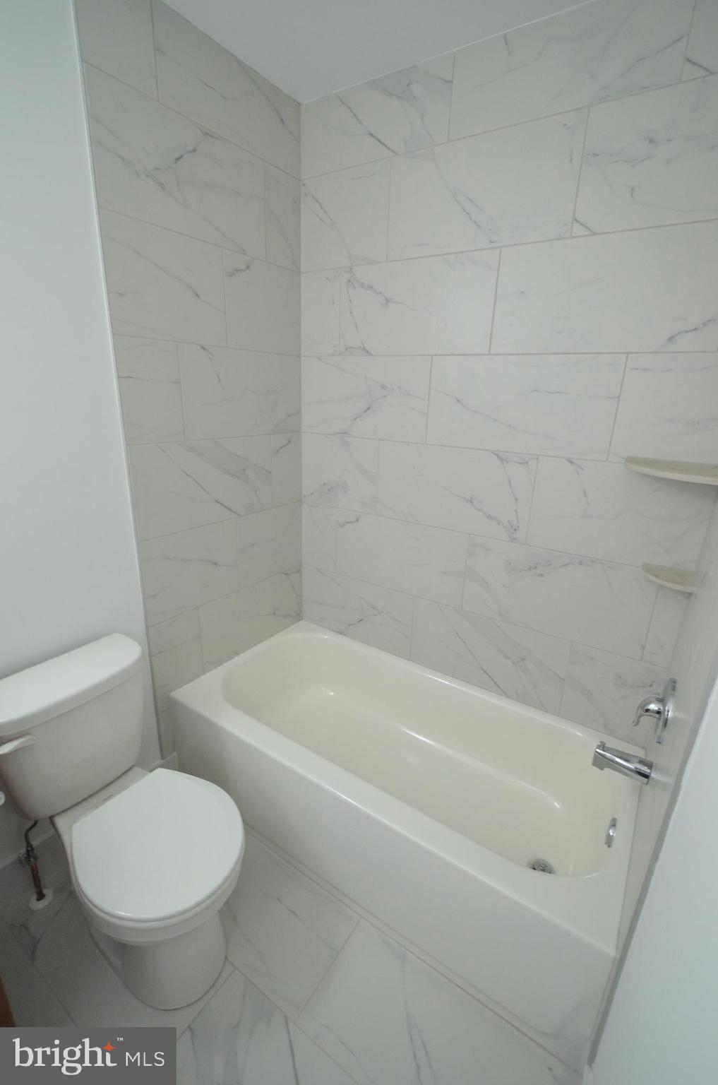 AVALON SHORES - Residential Lease