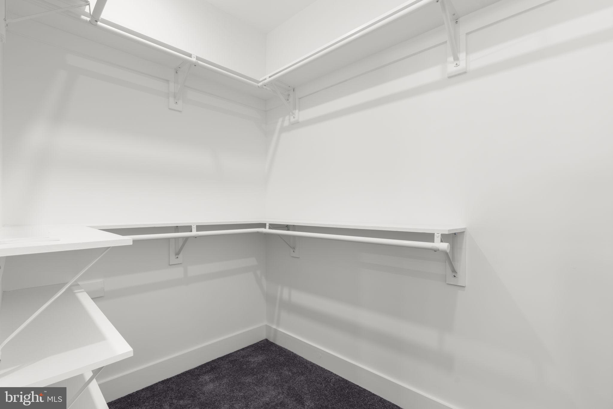 WOODLAND BEACH - Residential