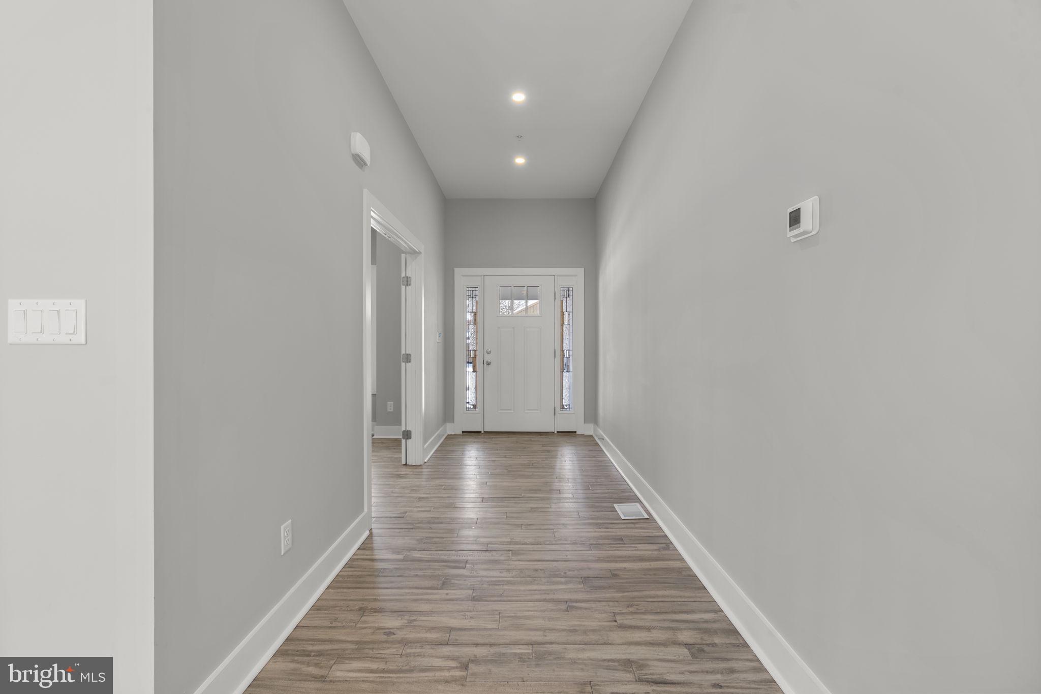 WOODLAND BEACH - Residential