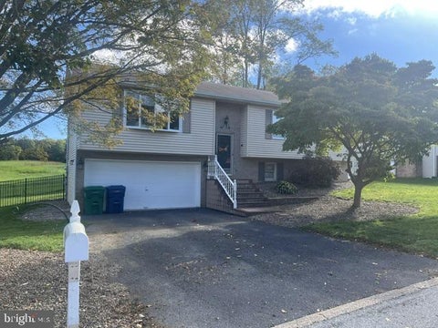 Photo of 4924 Janelle Drive, HARRISBURG, PA 17112 (MLS # PADA2065054)