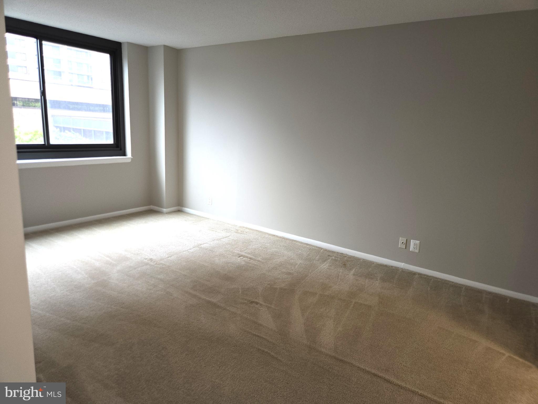 SKYLINE SQUARE CONDO - Residential Lease