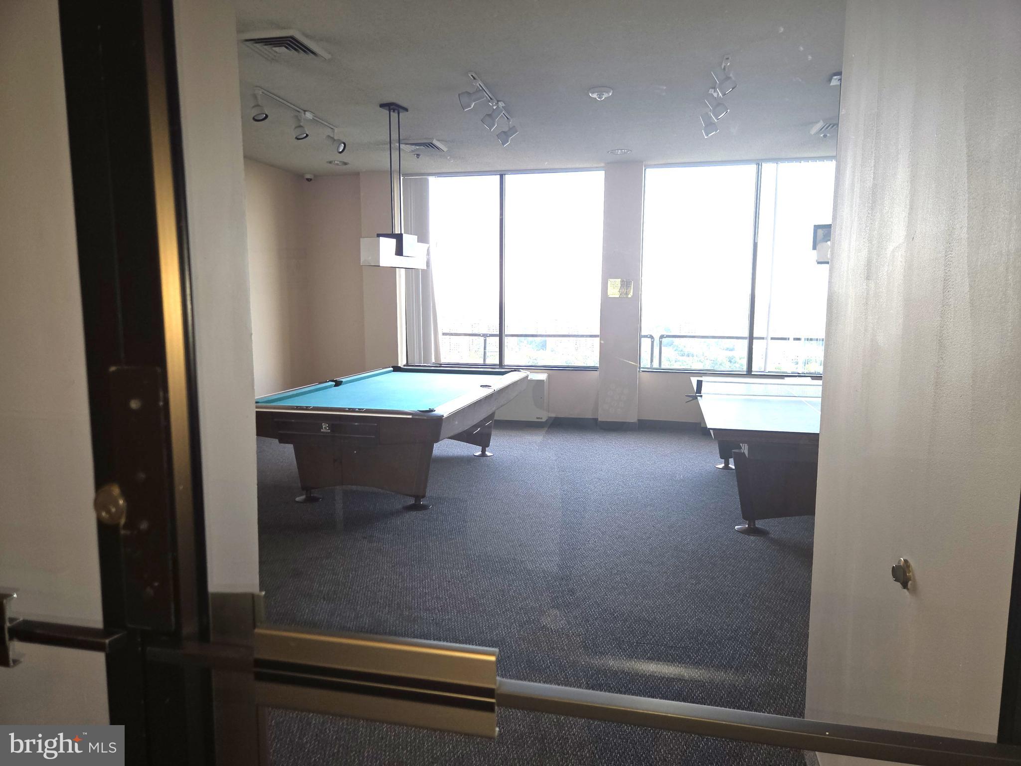 SKYLINE SQUARE CONDO - Residential Lease