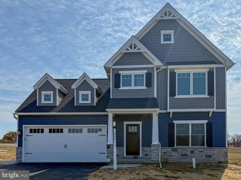 Photo of 209 Parkside Place #LOT 40, LANCASTER, PA 17602 (MLS # PALA2061262)