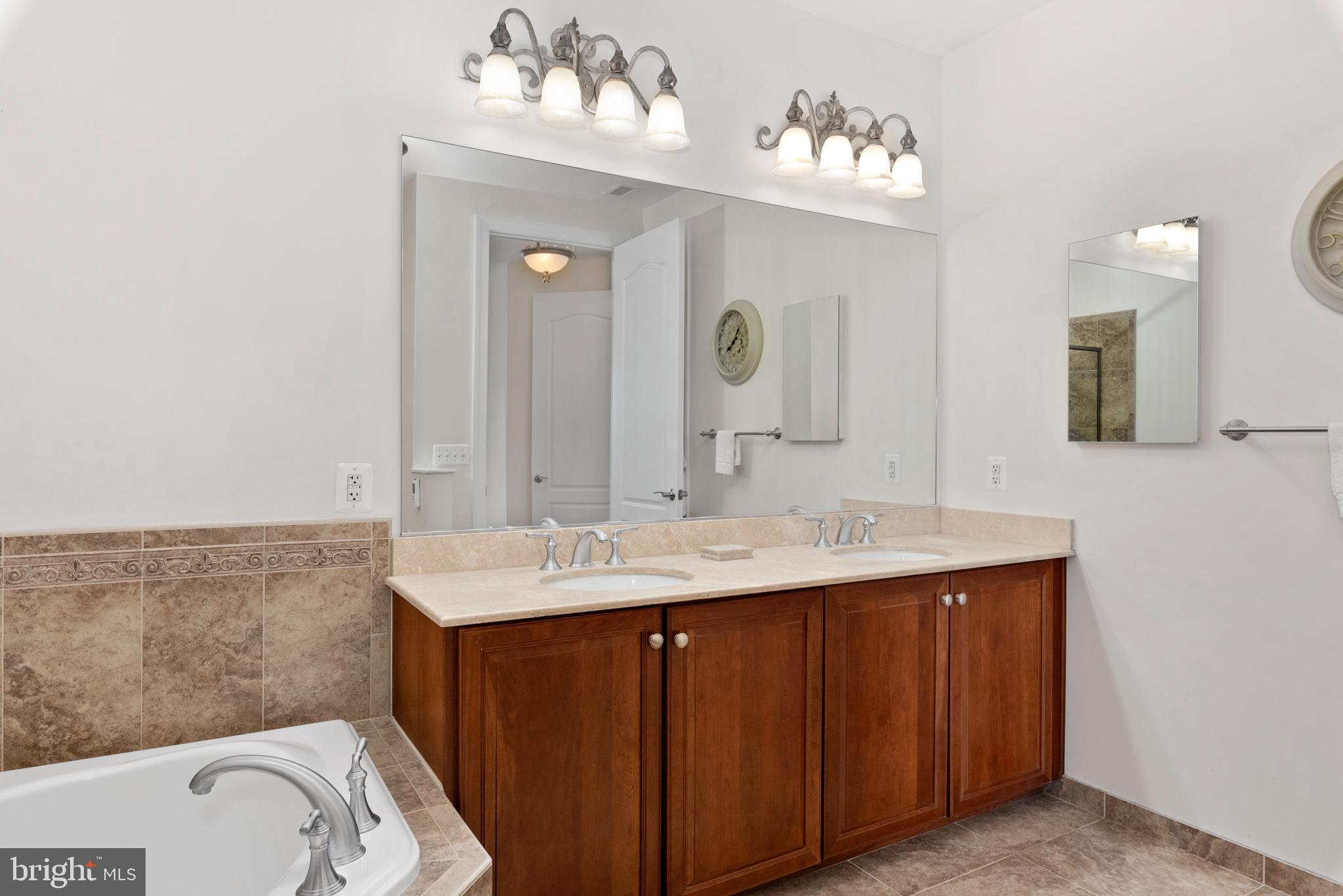 GRANDVIEW AT ANNAPOLIS TOWNE CENTRE - Residential