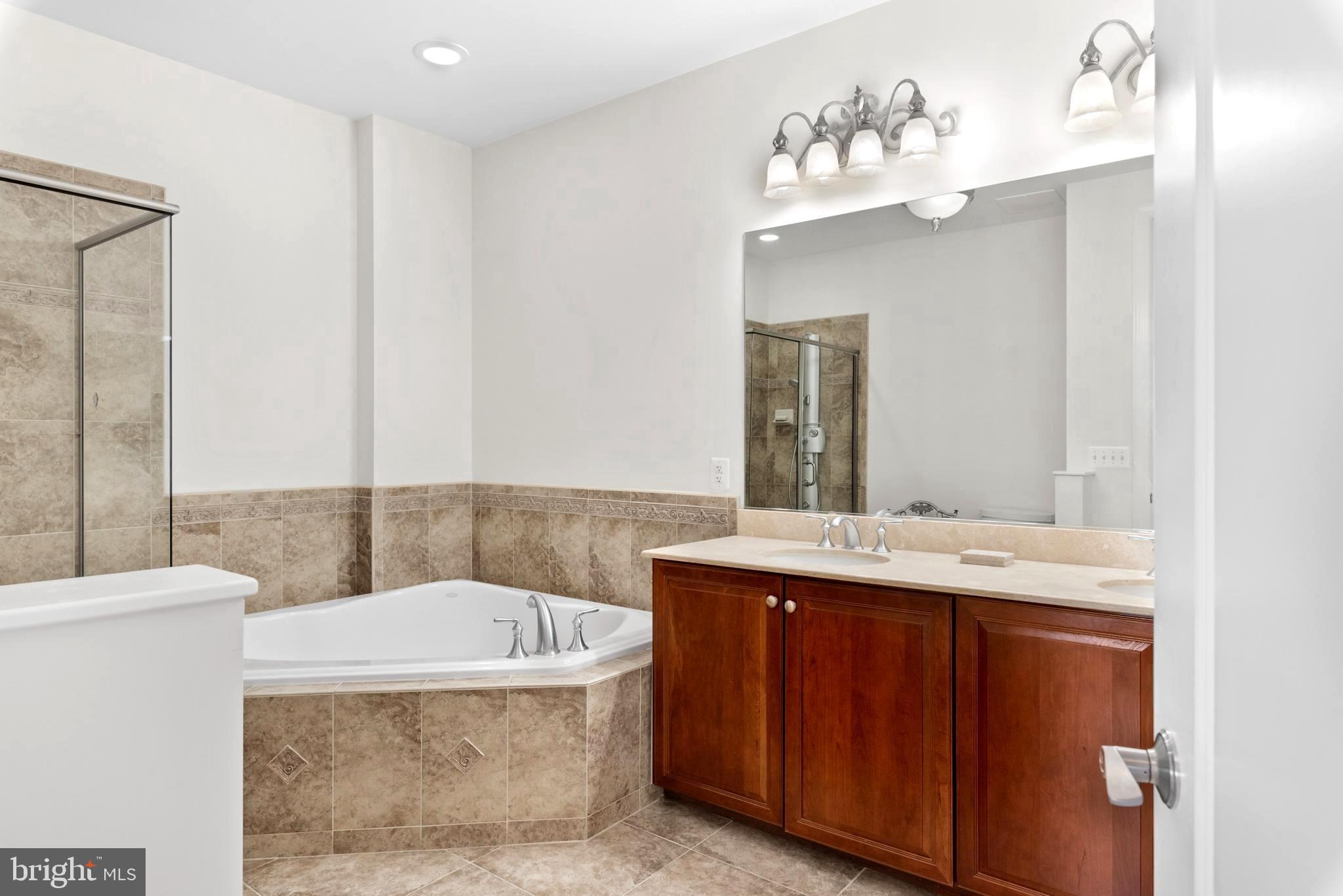 GRANDVIEW AT ANNAPOLIS TOWNE CENTRE - Residential