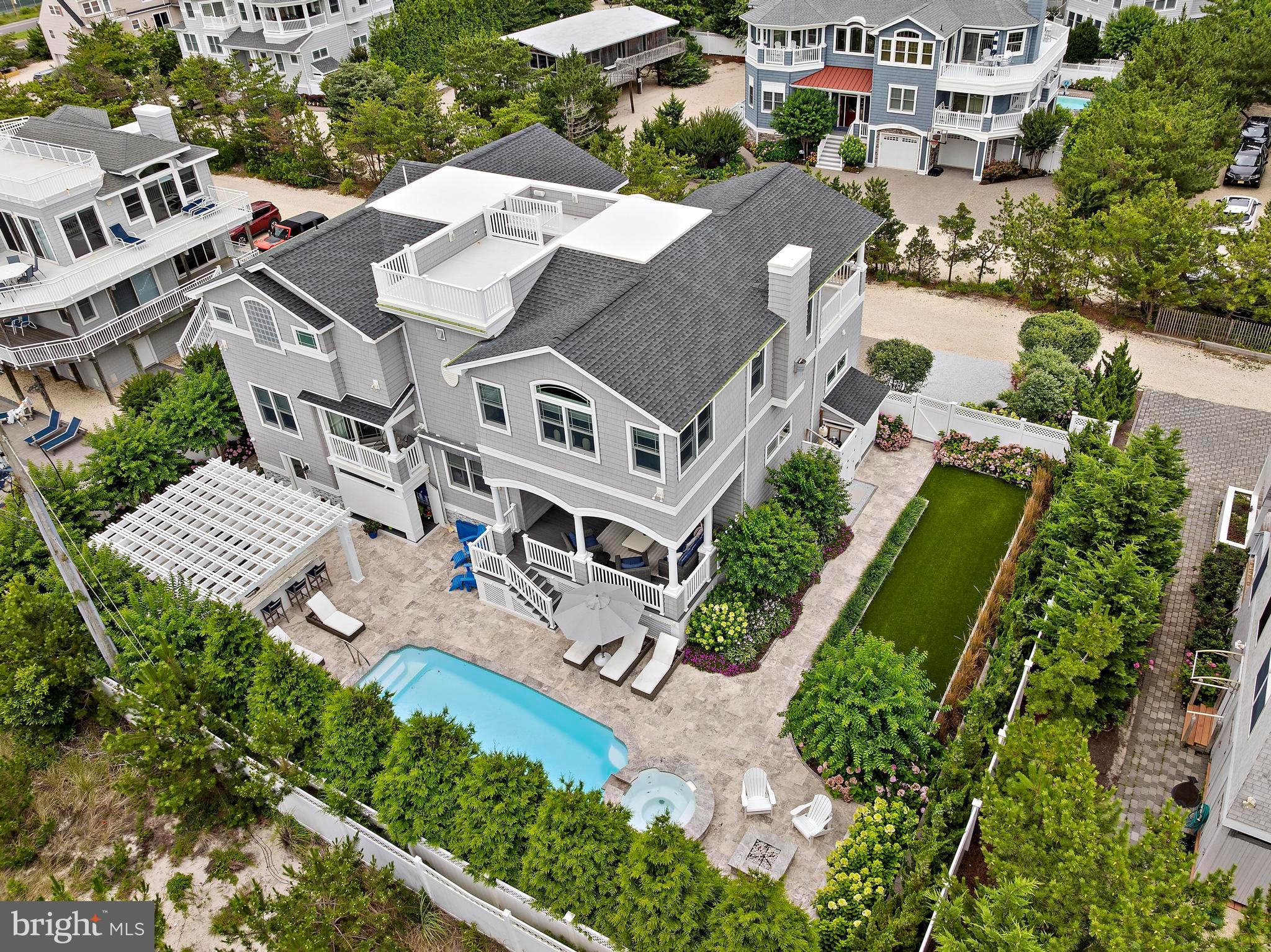 107 LONG BEACH BLVD D