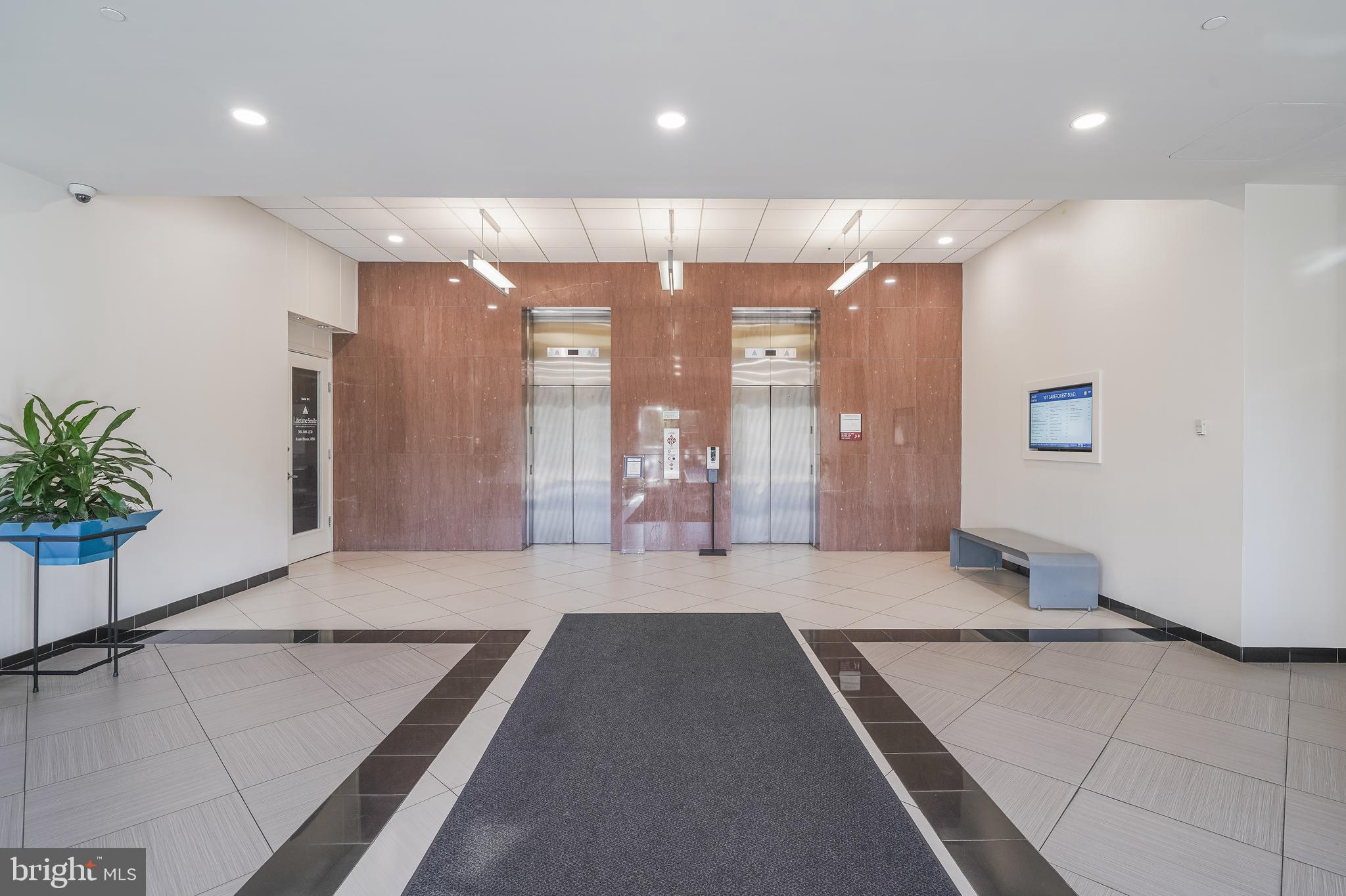 101 LAKEFOREST BOULEVARD 100
