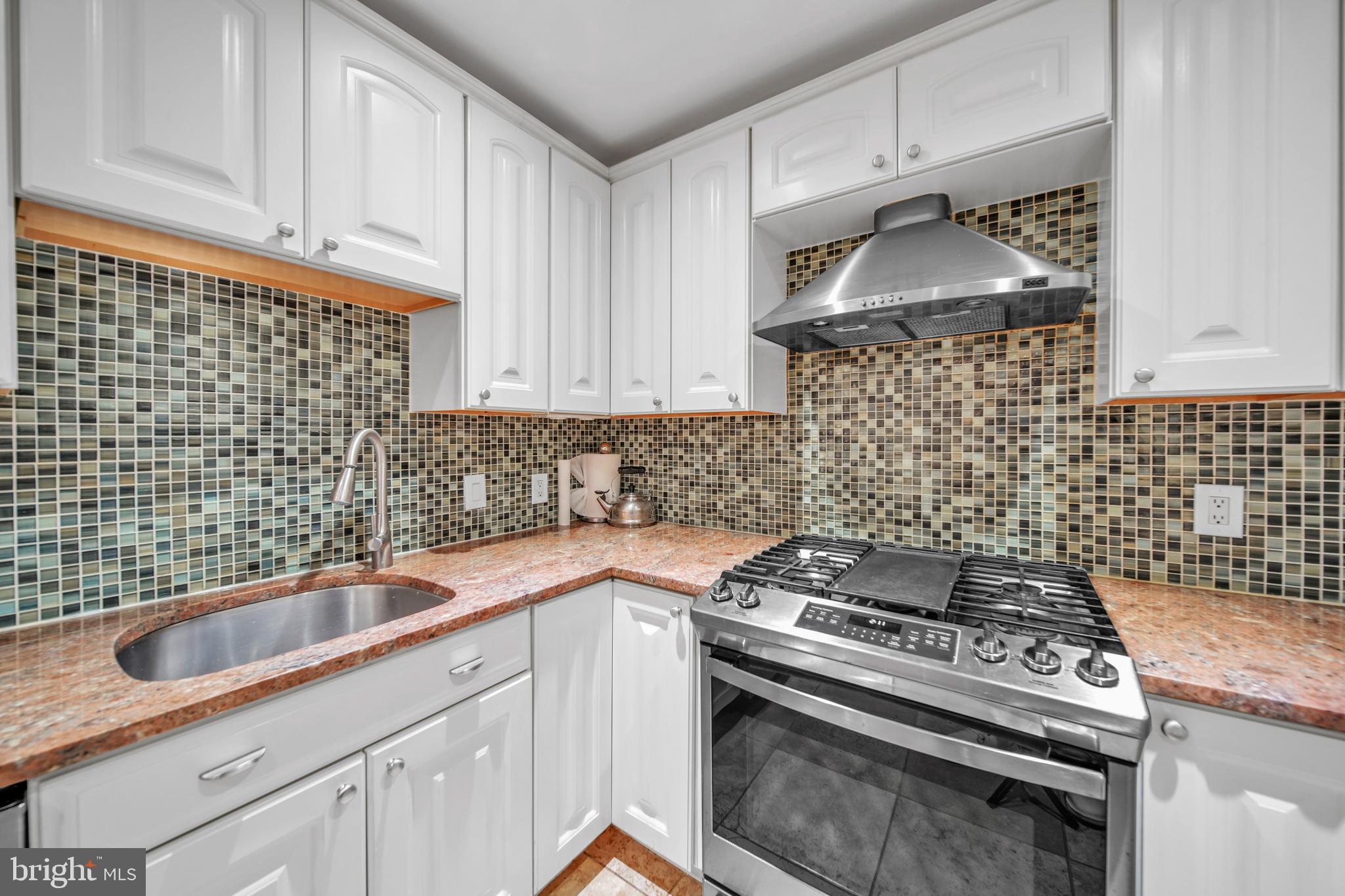 THE KENWOOD - Residential