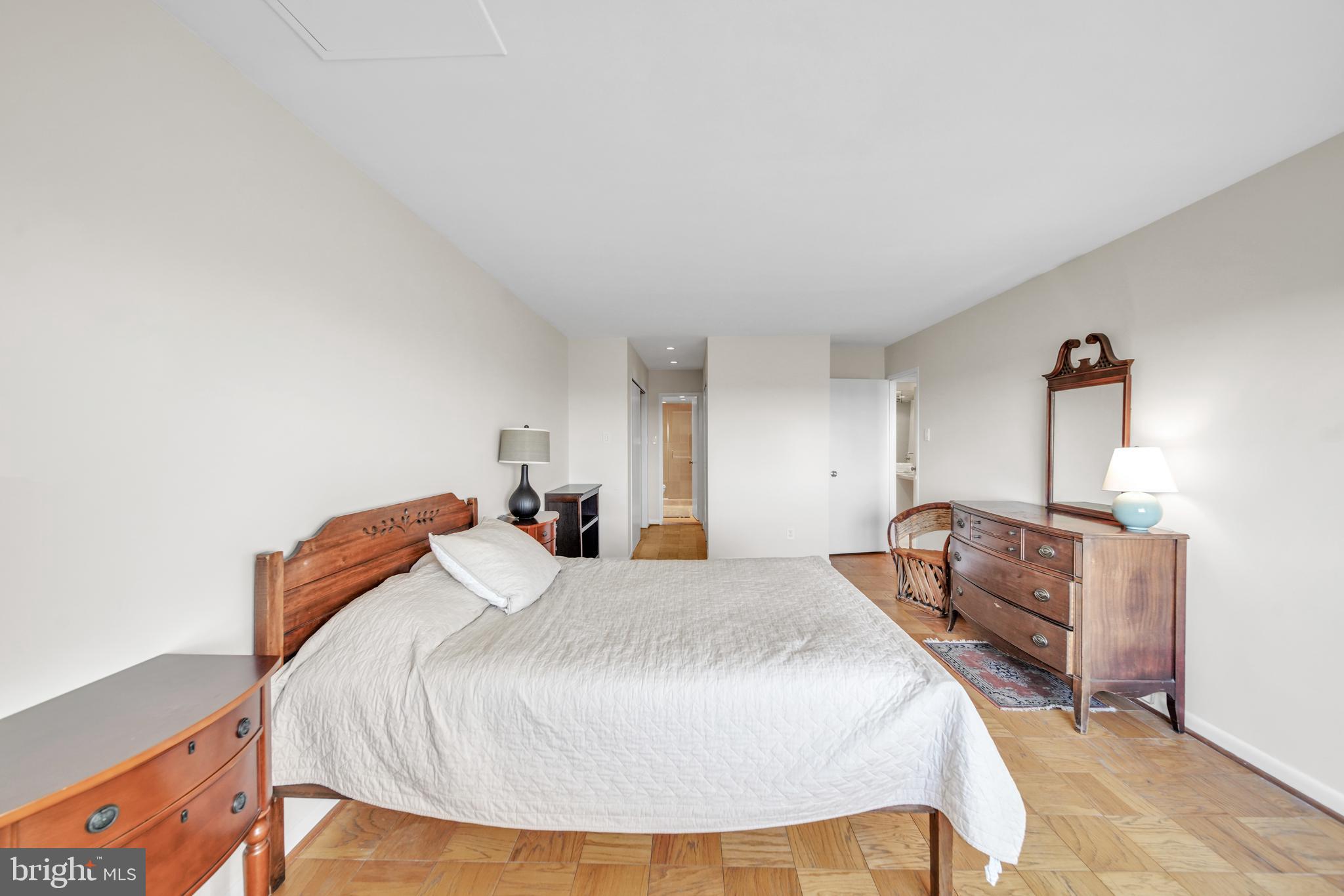 THE KENWOOD - Residential