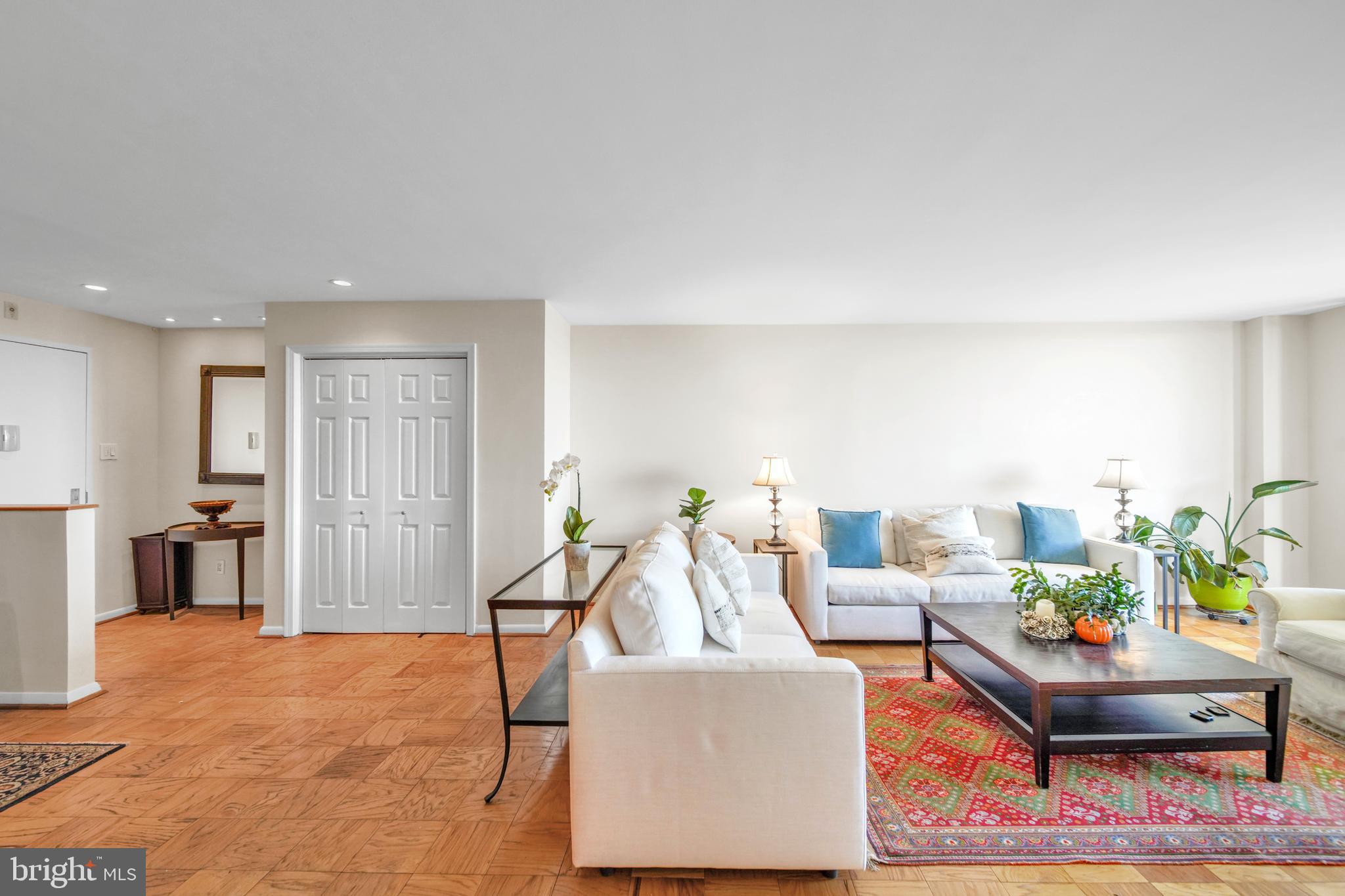 THE KENWOOD - Residential