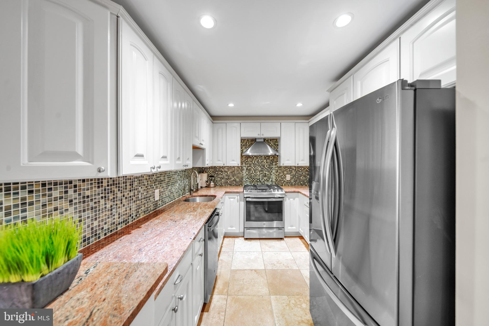 THE KENWOOD - Residential