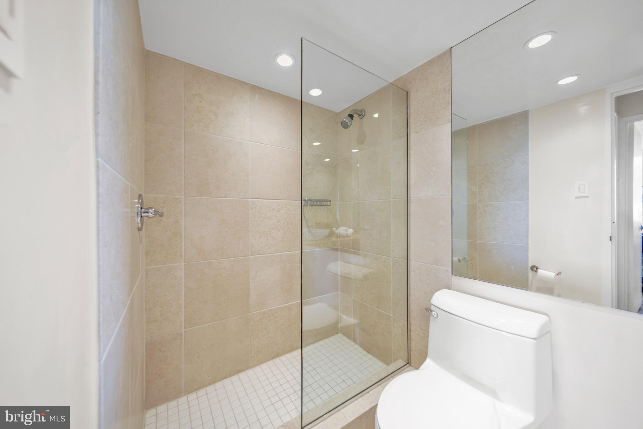 THE KENWOOD - Residential