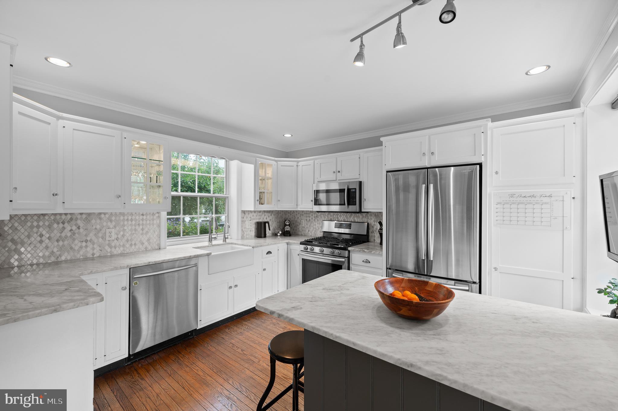 GREYTHORNE WOODS - Residential