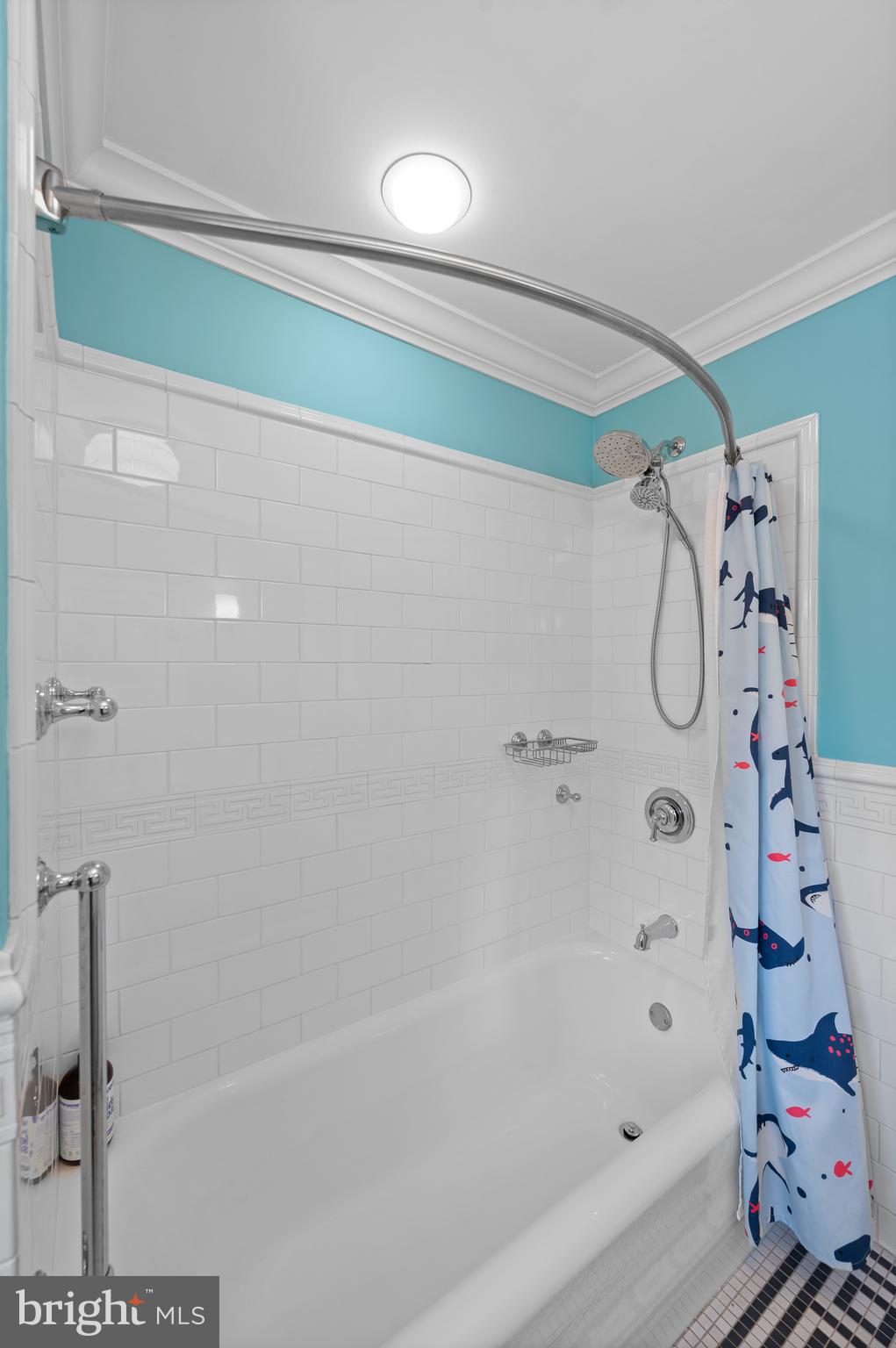 GREYTHORNE WOODS - Residential