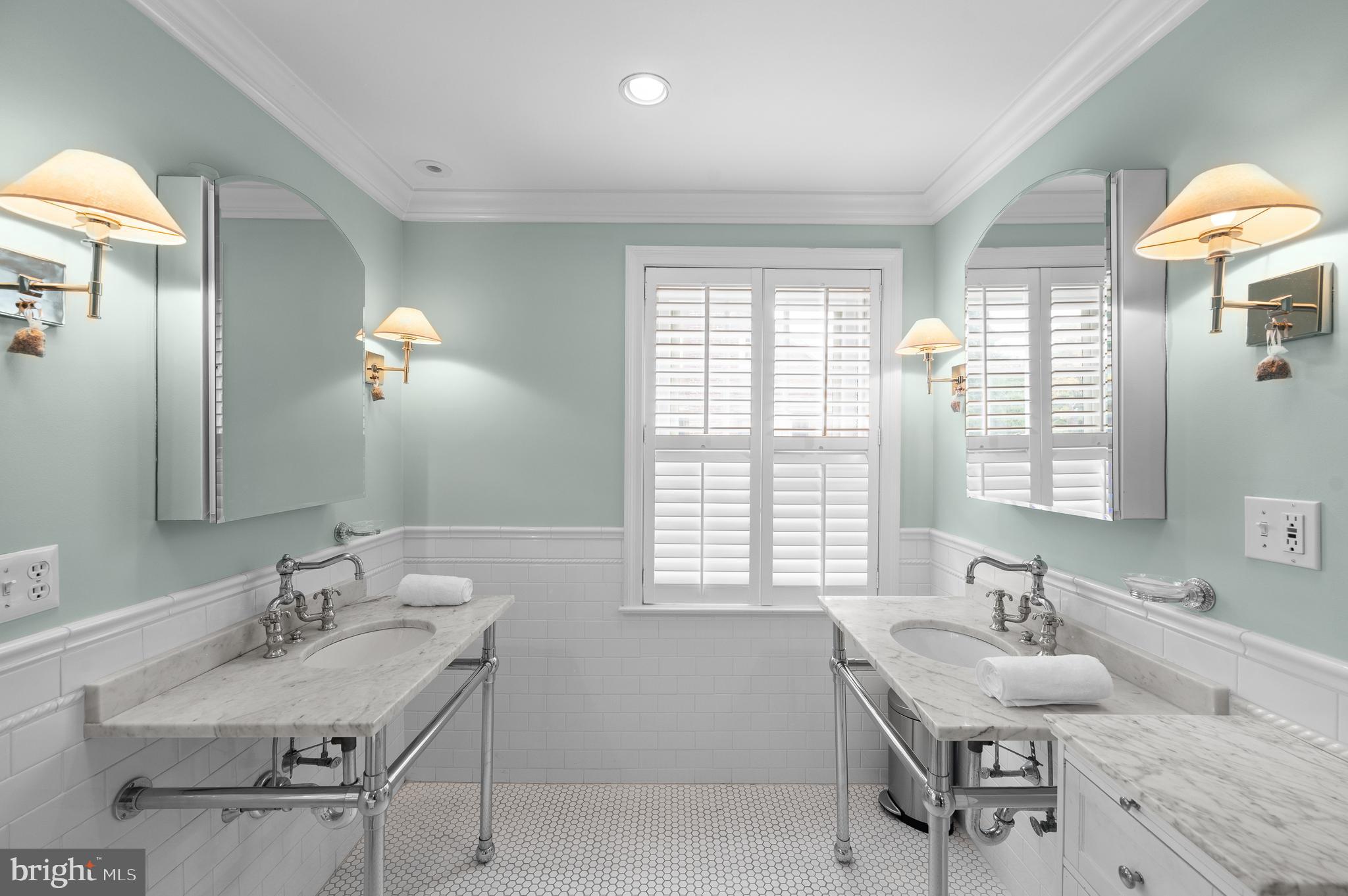 GREYTHORNE WOODS - Residential